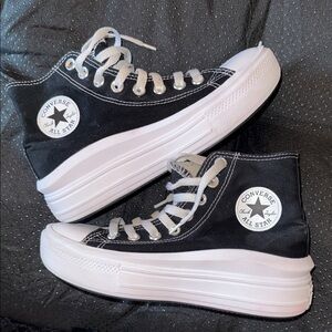 Converse Black and White Platform High-Tops Size 6 Youth